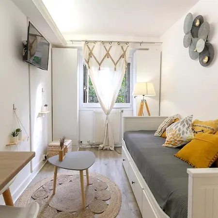 Small And Functional Studio In A Charming - Benakey Apartment